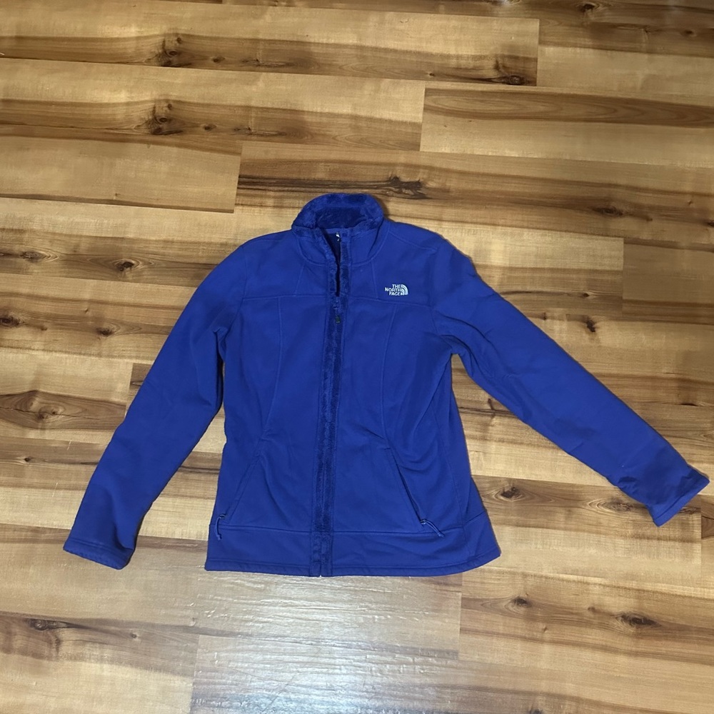 The North Face Full Zip sweatshirt jacket very fluffy